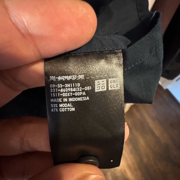 Uniqlo Men's Deep Teal Short Sleeve Shirt - Picture 4 of 4